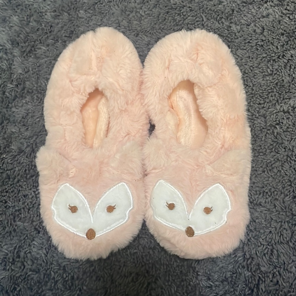 NWOT super fluffy fox slippers
